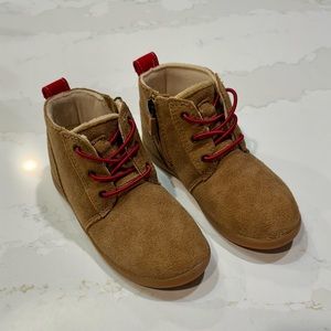 UGG Kristjan Chukka boots - Unisex 10T - NEW